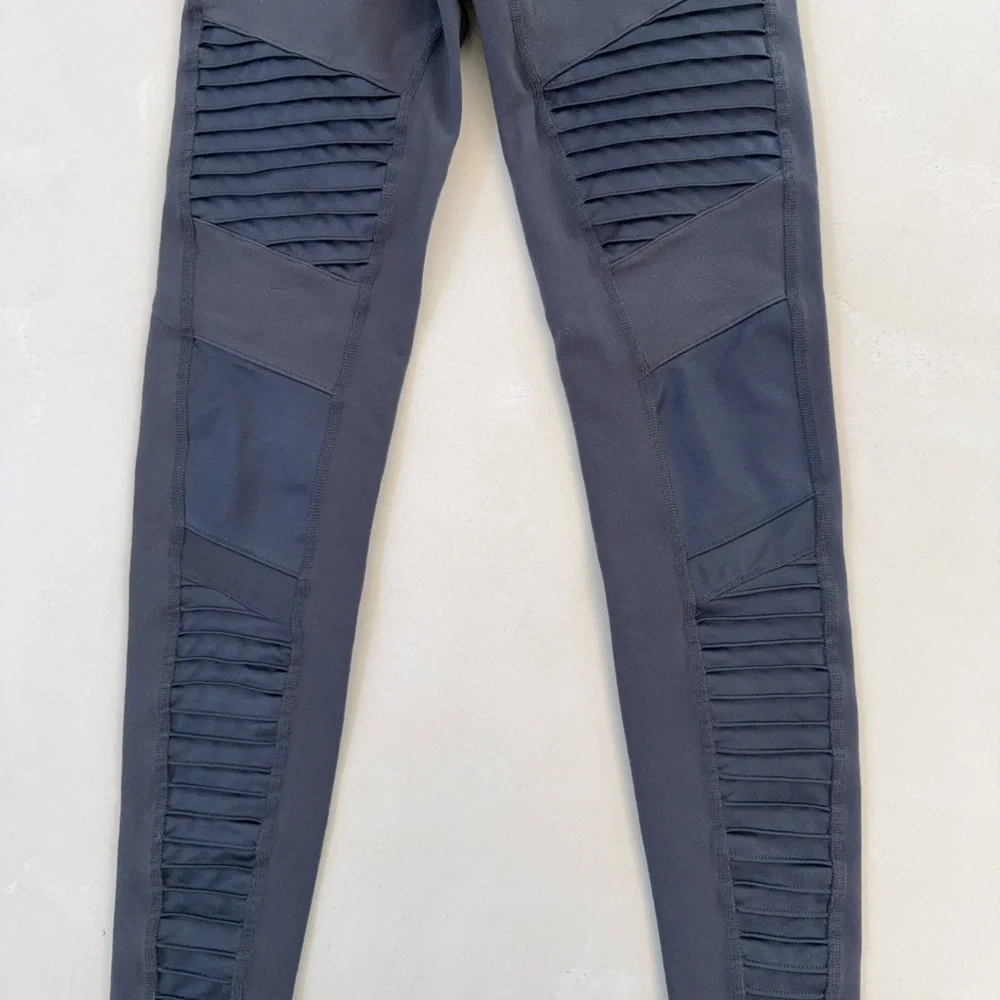 Alo Gray High Rise Moto Leggings Small